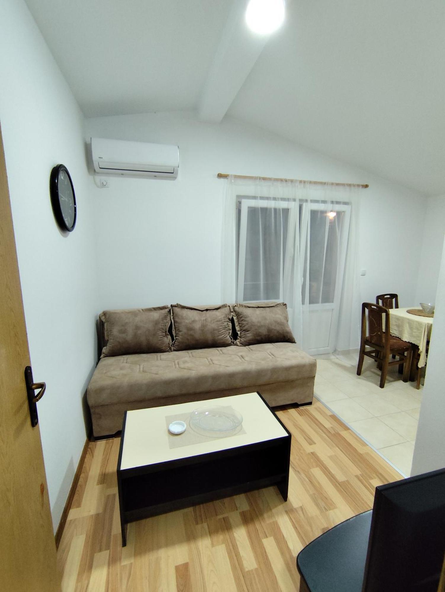 Apollon Home Apartments 바르 외부 사진